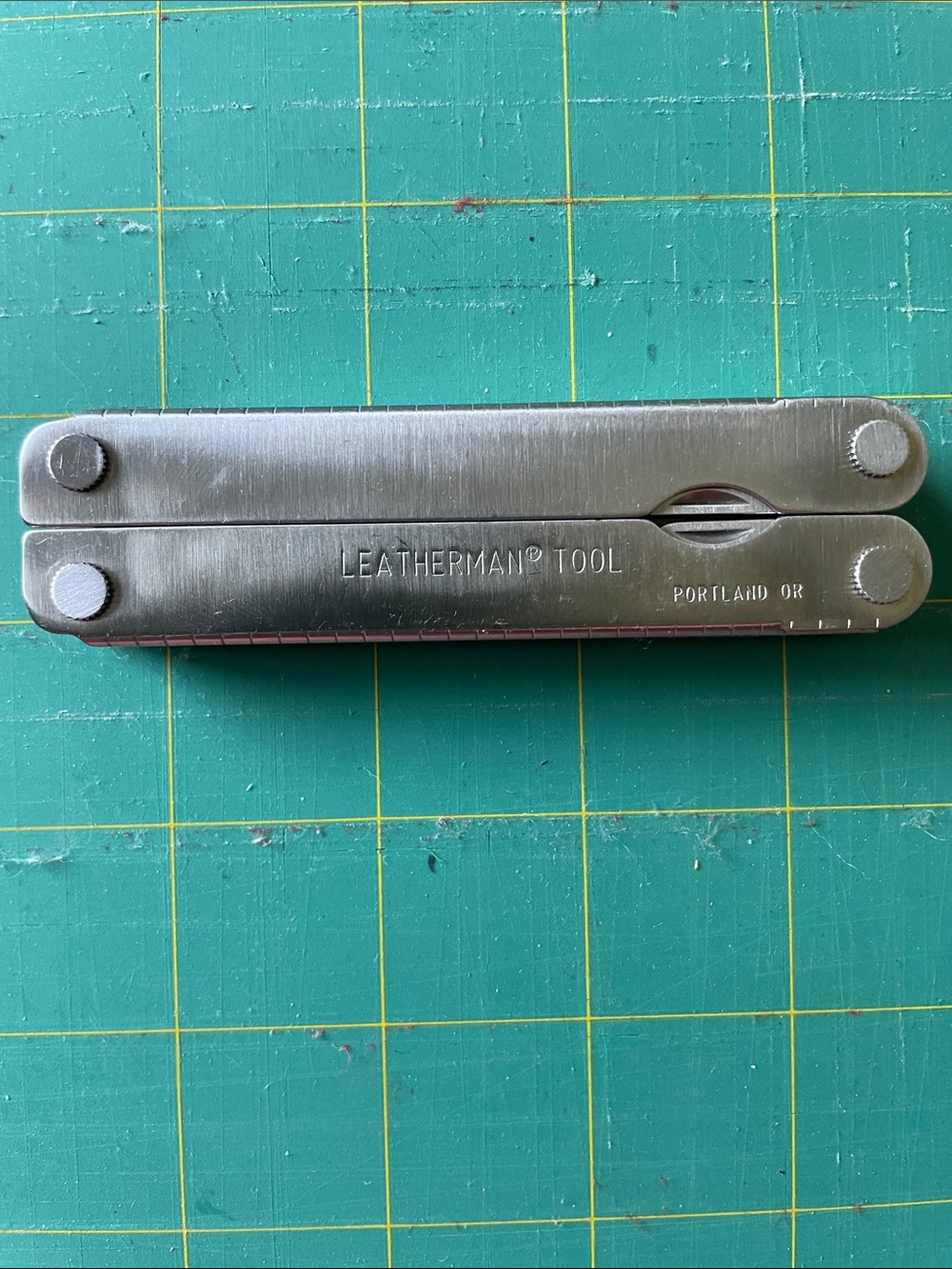 Leatherman Stainless Multi-Tool, really good condition!